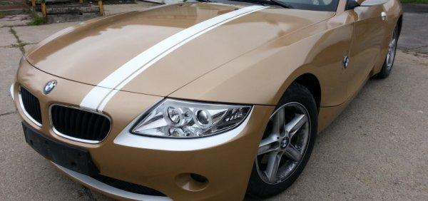 BMW Z4 Avery Gold wrapping arany autófóliázás